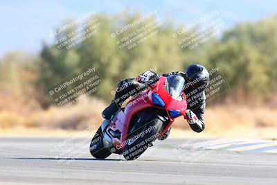 media/Jan-08-2022-SoCal Trackdays (Sat) [[1ec2777125]]/Turn 7 (1035am)/